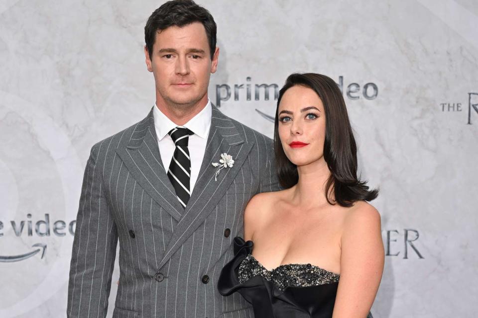 <p>Karwai Tang/WireImage</p> Benjamin Walker and Kaya Scodelario in August 2022