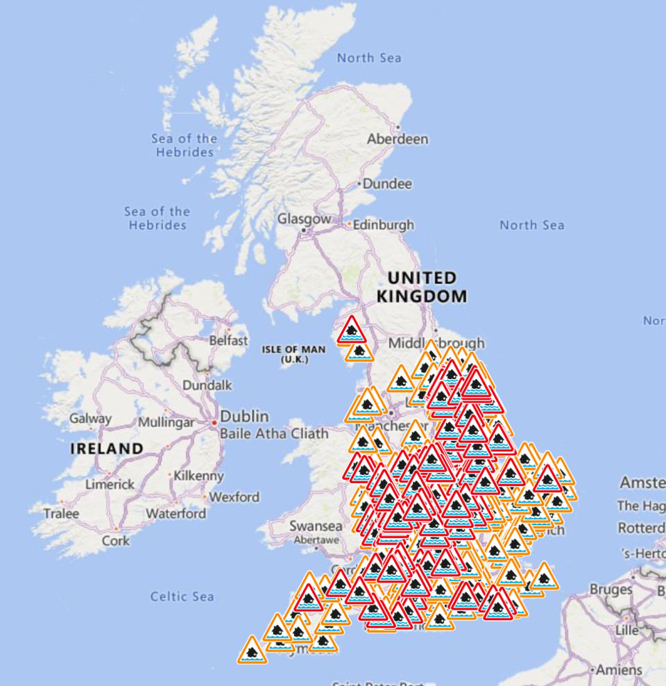 Icons with red borders show where flooding is most likely to occur as Storm Henk hits the UK. (Environment Agency)