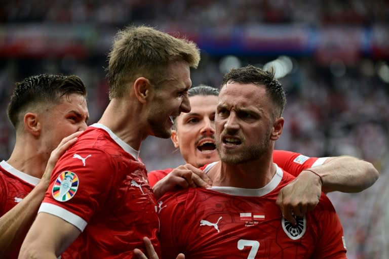 Austria down Poland to close on last 16 at Euro 2024 Yahoo Sport