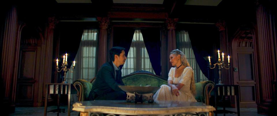 Real-Life Couple Justin Long and Kate Bosworth Play a Deadly Game in Trailer for House of Darkness