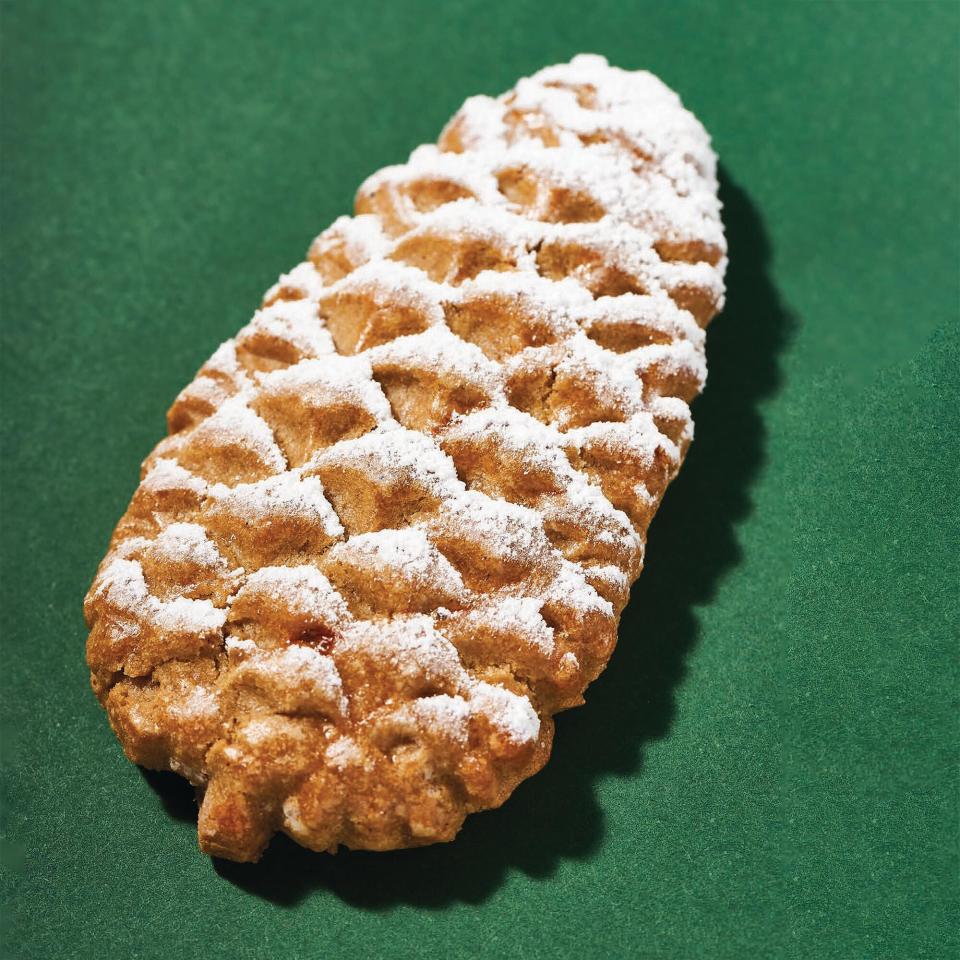 a recipe photo of the Gingerbread Pine Cones