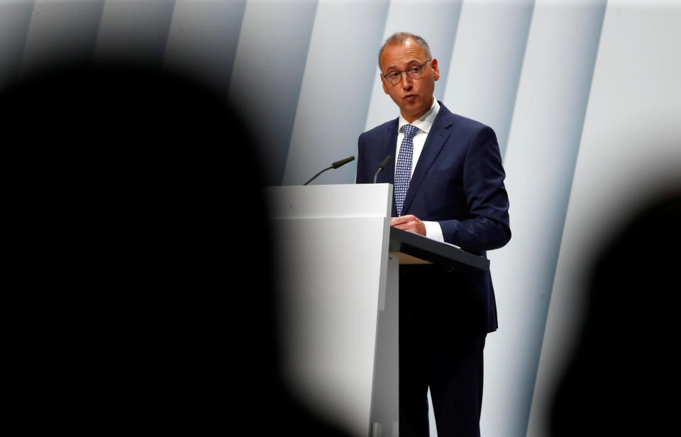 Werner Baumann, CEO of German pharmaceutical and chemical maker Bayer AG, speaks during the annual general shareholders meeting in Bonn, Germany, April 26, 2019. REUTERS/Wolfgang Rattay