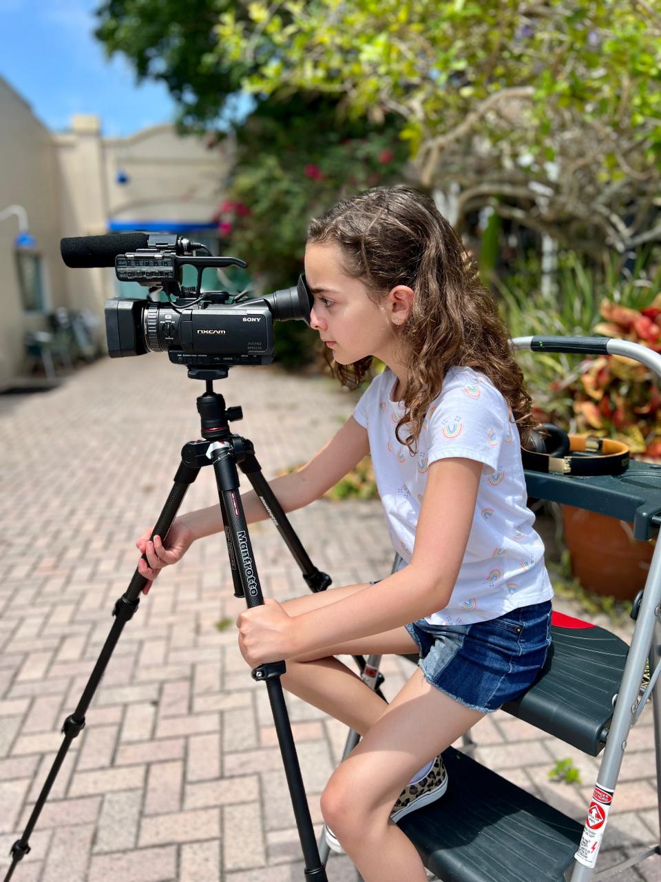 An aspiring filmmaker as well as an actor, Ella Grace Helton of Melbourne's second film, "The Muralist,” premiered at the Melbourne Independent Filmmakers Festival in 2023. There, the movie was included in the VIP program and won the Spirit of the MIFF Award.