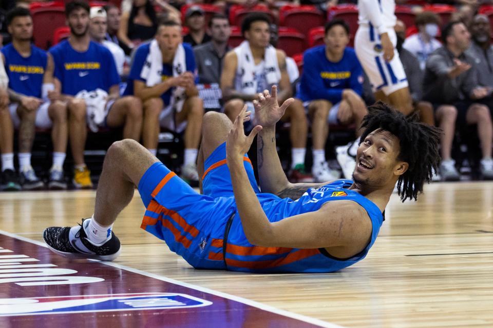 Thunder forward Jaylin Williams (6) reacts after a play during the second half against the Warriors on Friday.