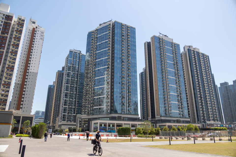 大行富瑞發表最新報告指出，香港今年以來的新樓消化率達80%，表現尚算滿意，但就提到發展商只是將去年1.2萬個落成未賣單位推出三分之一應市。