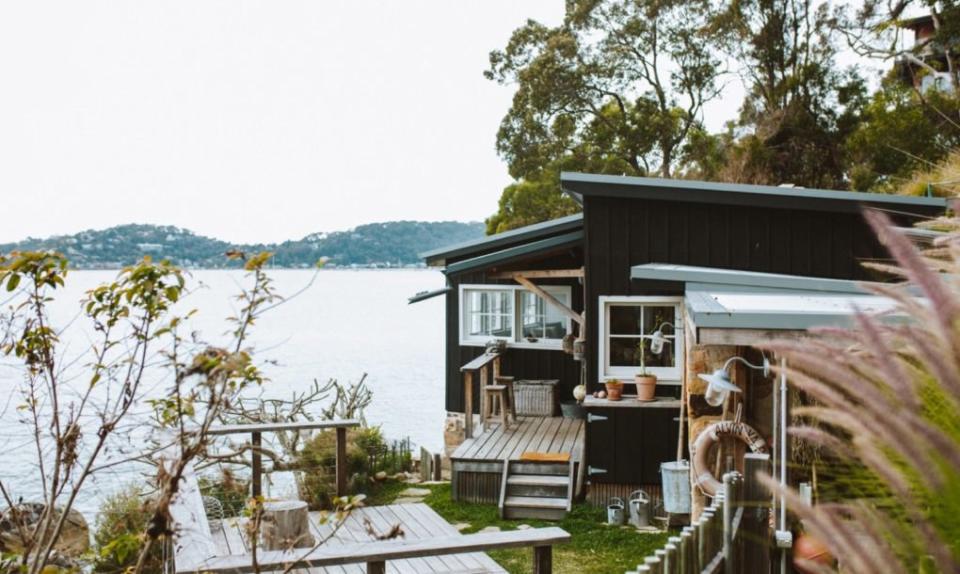 <p>Una pareja, Jamie e Ingrid Kwong, le ha dado una nueva vida a una antigua cabaña de pescadores que estaba destartalada.<br>Foto: The Little Black Shack </p>