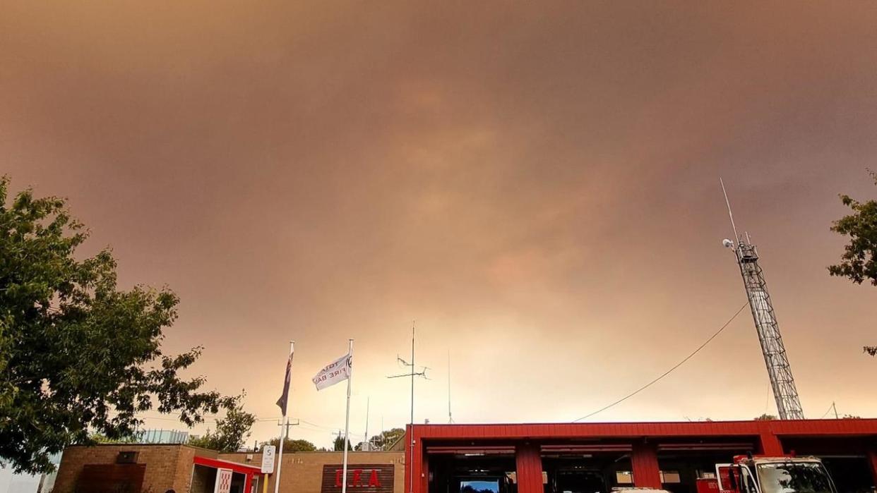 Extreme heat and wind gusts of up to 80km/h have contributed to an out of control bushfire in Victoria's west. Picture: Gisborne Fire Brigade