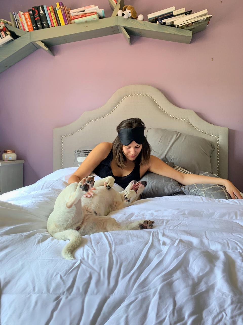 Are Buffy comforters worth the hype? Writer Danielle Gonzalez's dog April certainly thinks so. (Photo: <a href="https://www.instagram.com/wesleygonz_/" target="_blank">Wesley Gonzalez</a>)