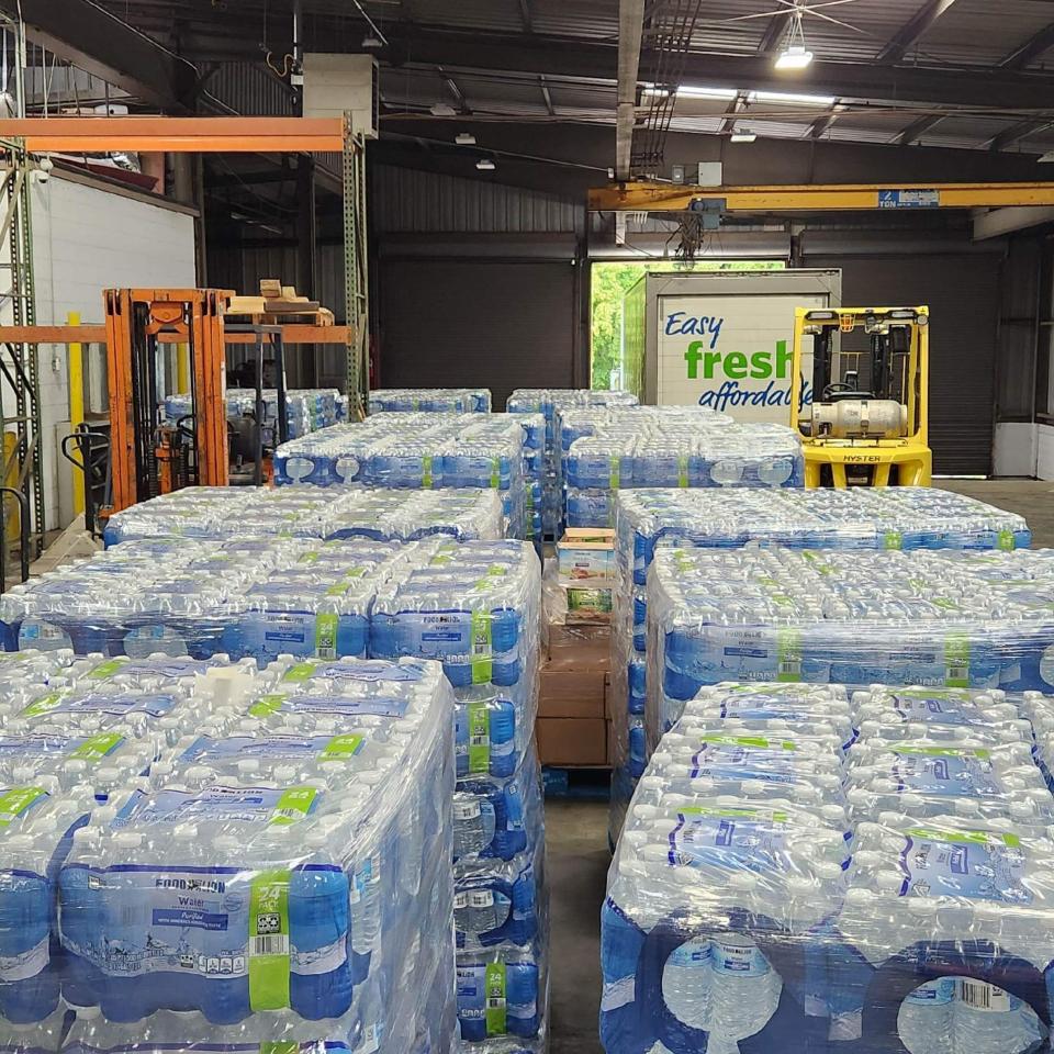 A semi-trailer truck loaded with water* from Food Lion Feeds has arrived at the American Red Cross warehouse in Roxboro, North Carolina. The water will be distributed to shelters across North Carolina to serve neighbors affected by Tropical Storm Debby. *Editor's Note: Delivery of the truckload of water is supported by the ADUSA Distribution Center in Dunn, North Carolina. The ADUSA Distribution Center, the distribution and transportation company of Ahold Delhaize USA, supports Food Lion. Both Food Lion and ADUSA's distribution and transportation company are part of Ahold Delhaize USA, the U.S. subsidiary of Ahold Delhaize based in Zaandam.