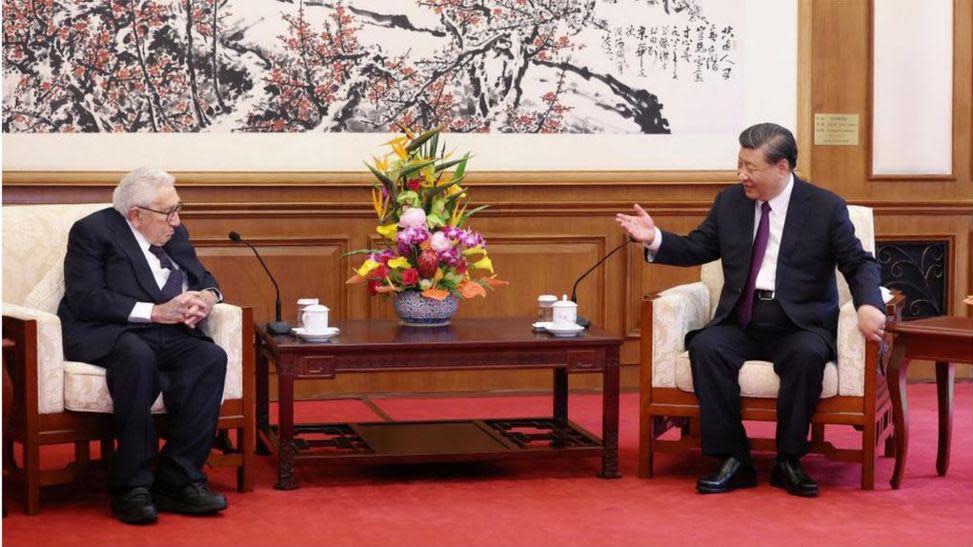 Herny Kissinger y Xi Jinping