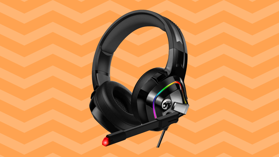 Save nearly 40 percent—Ziumier Gaming Headset. (Photo: Amazon)