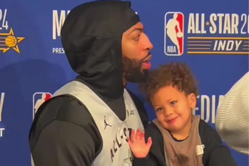 <p>ESPN/Tiktok</p> Anthony Davis with his son