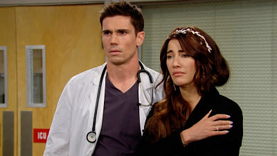  Tanner Novlan and Jacqueline MacInnes Wood in The Bold and the Beautiful. 