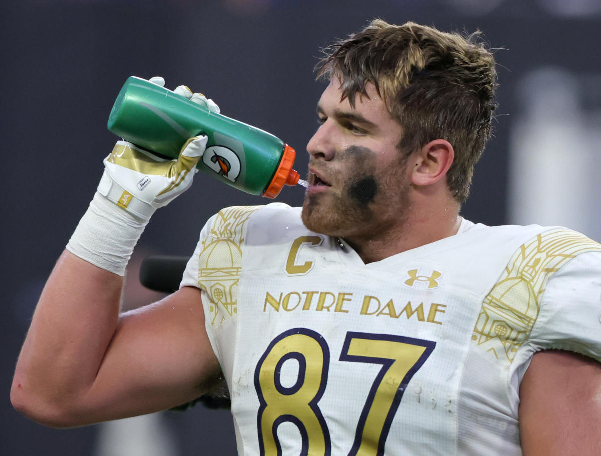 Notre Dame tight end Michael Mayer finishes as a Pro Football