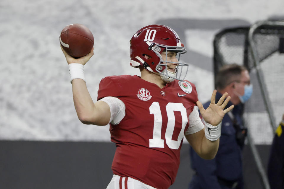 Alabama QB Mac Jones was brilliant in 2020. (AP Photo/Michael Ainsworth)