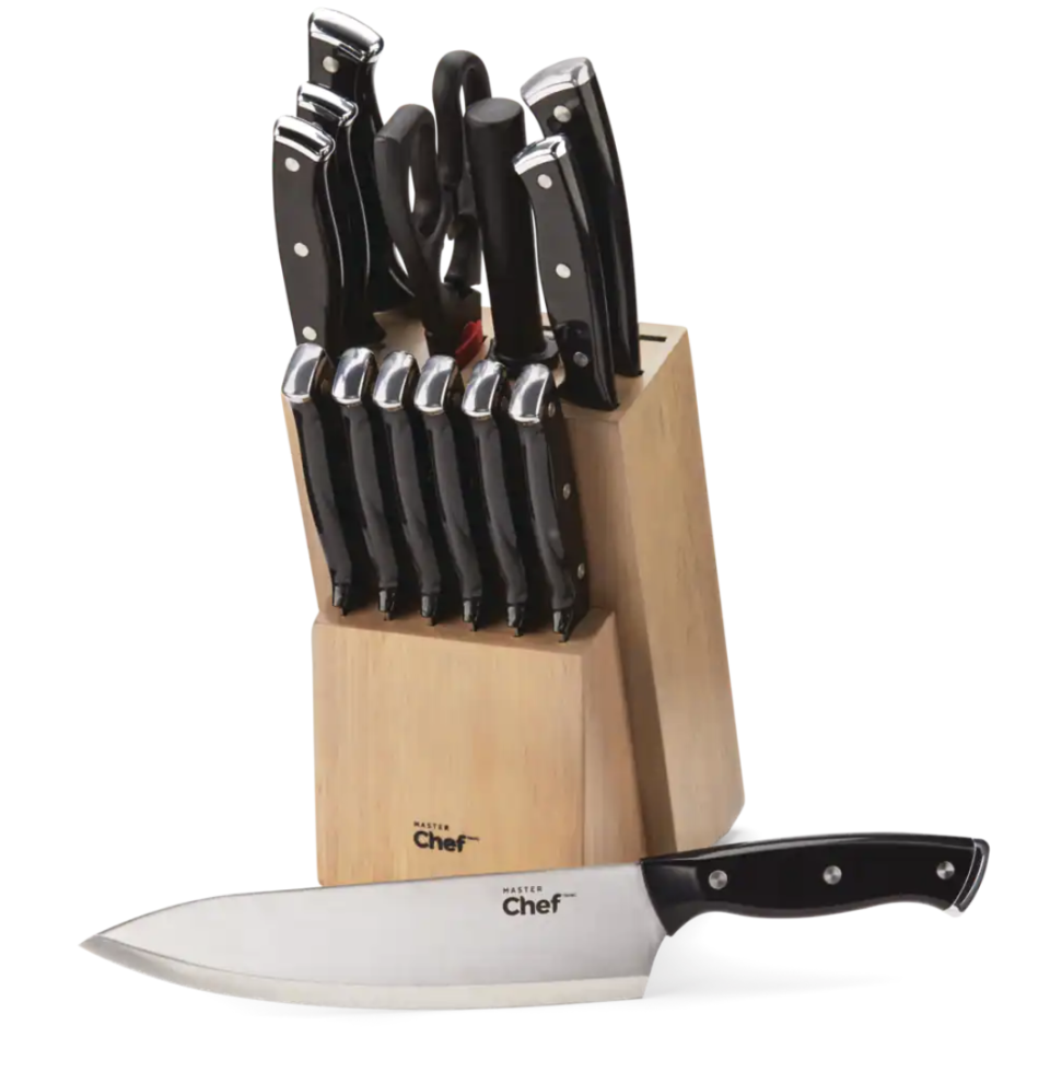 Master Chef 15-piece Knife Set with steak knives and chef's knife (Photo via Canadian Tire)