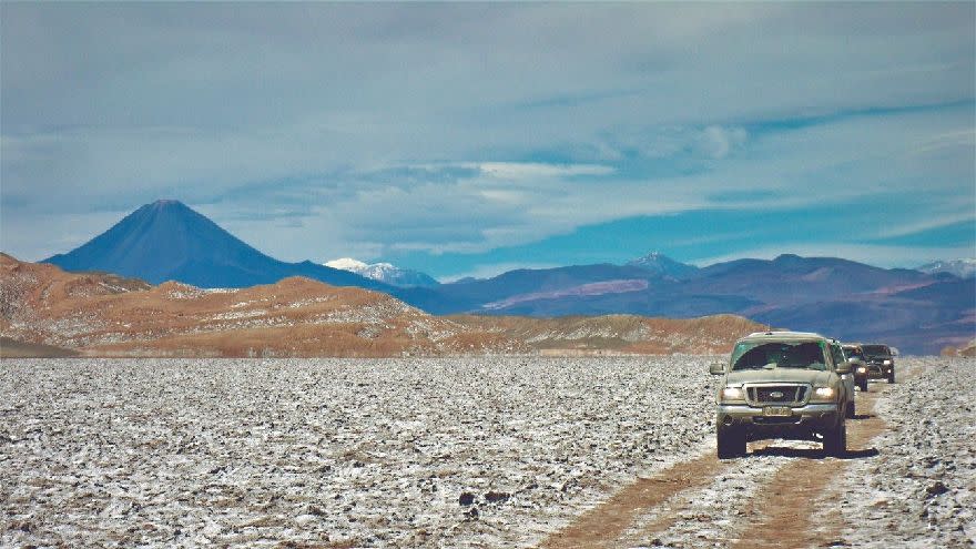 Para visitar el Salar de Antofalla, hya que ir en una camioneta 4x4