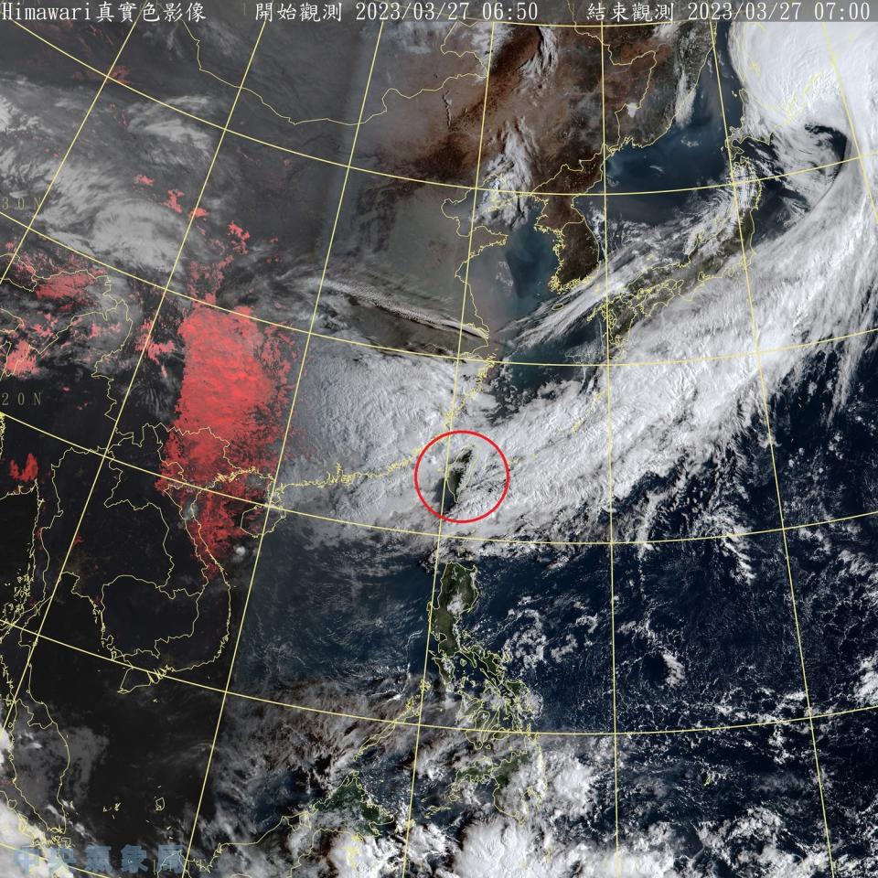 受到東北季風影響，加上華南雲雨區東移，今天東半部、台南以北地區、南部山區，還有澎湖、金門、馬祖有短暫陣雨，其他地區也有局部短暫陣雨。   圖：中央氣象局／提供