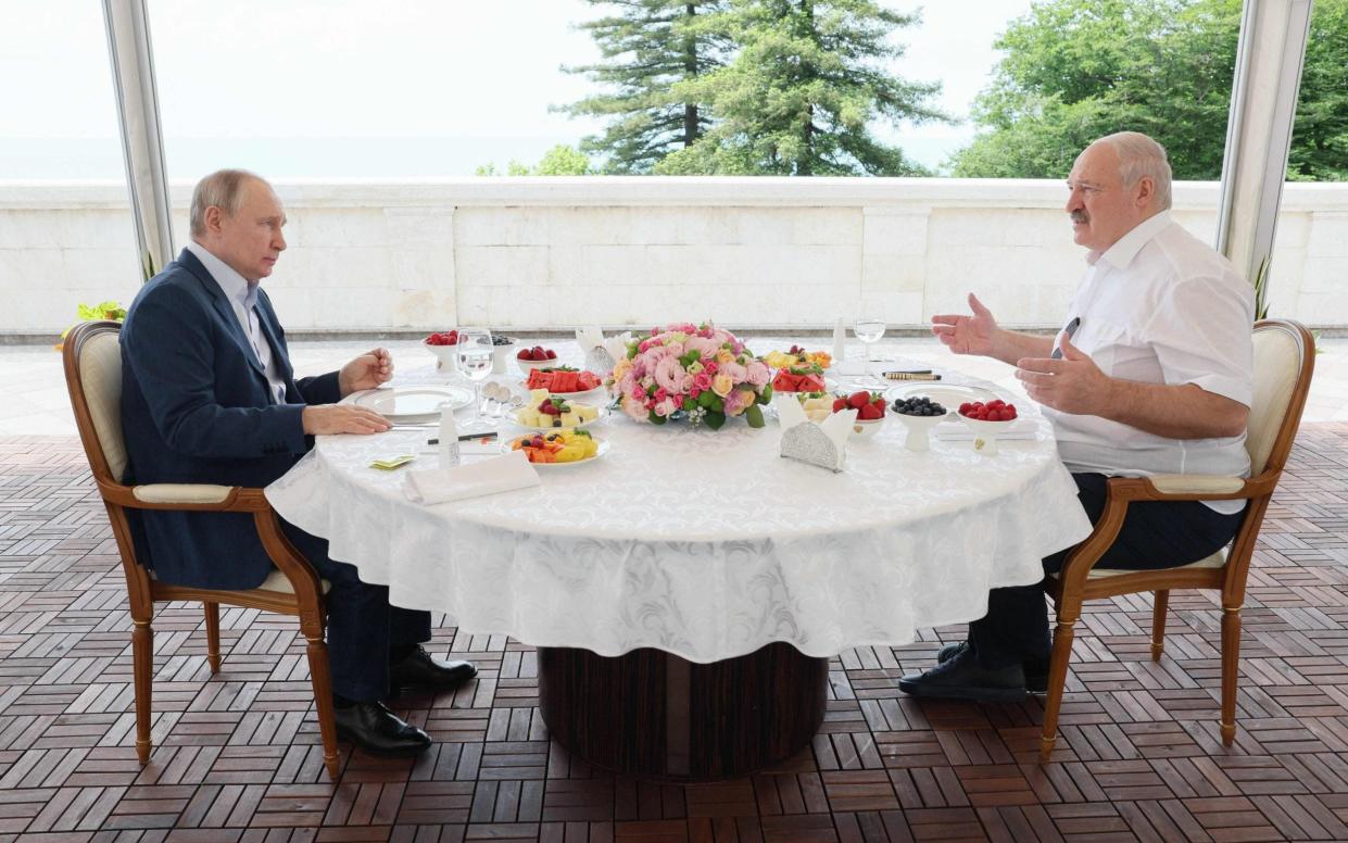 Russian President Vladimir Putin meets with his Belarus' counterpart Alexander Lukashenko in Sochi - GAVRIIL GRIGOROV/AFP