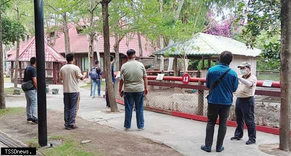 交通部觀光局會同南市府檢查頑皮世界野生動物園，確保動物福祉及遊客權益。（記者李嘉祥攝）