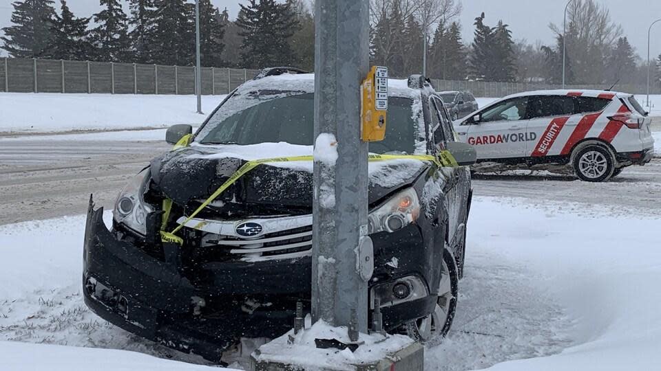 A new report from Ratesdotca says auto insurance claims have become more prevalent and costly, driving up insurance rates in 2024. (Radio-Canada - image credit)