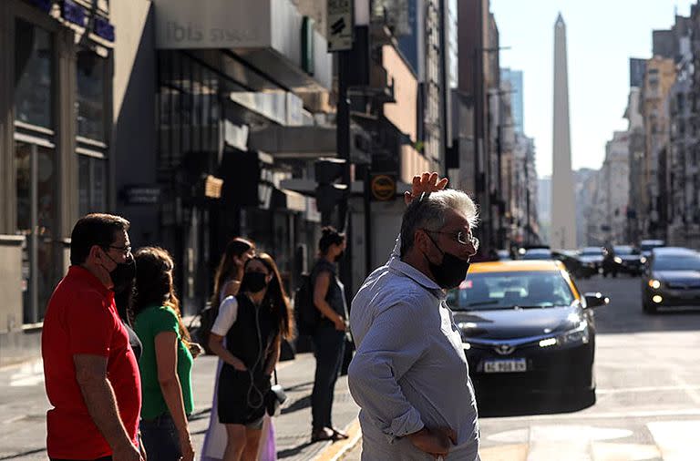 Un mes después de haber comenzado la primavera, el Servicio Meteorológico Nacional (SMN) anunció para esta semana temperaturas máximas por encima de los 30 grados