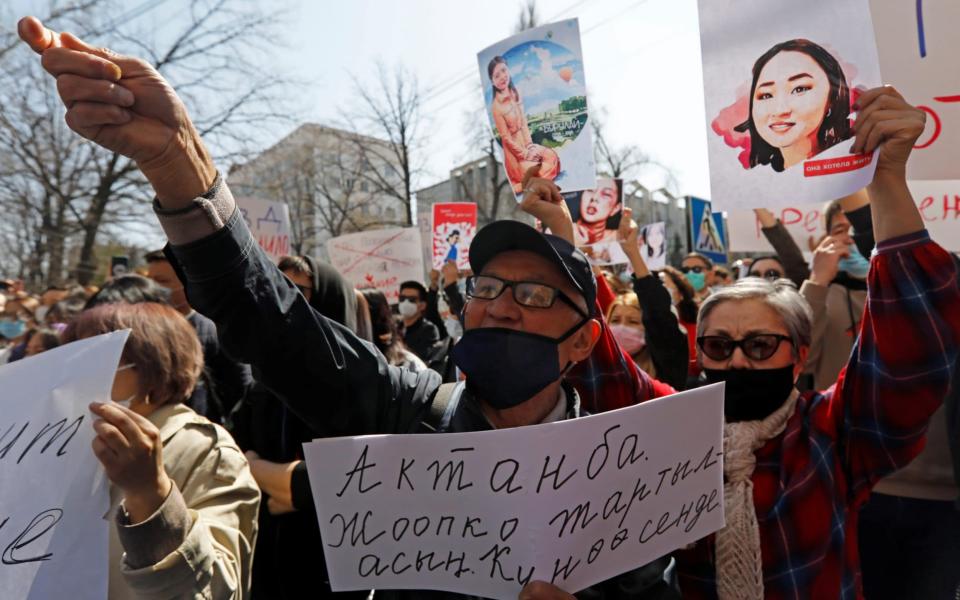 People attend a rally in front of Kyrgyzstan's interior ministry - VLADIMIR PIROGOV /REUTERS