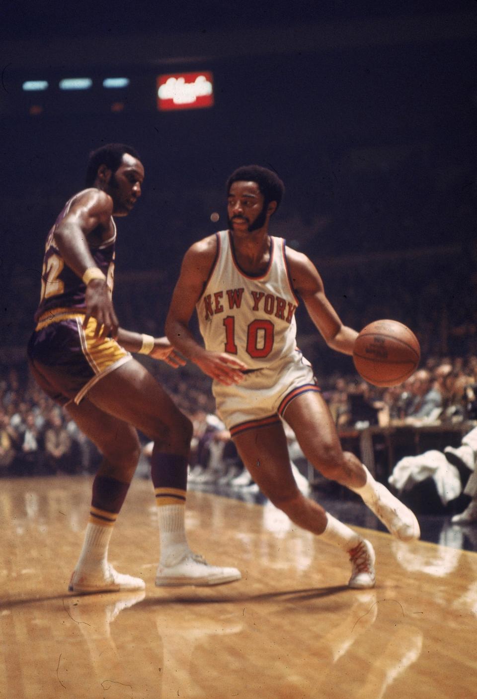 Walt Frazier drives to the basket at Madison Square Garden in 1973. (AP)
