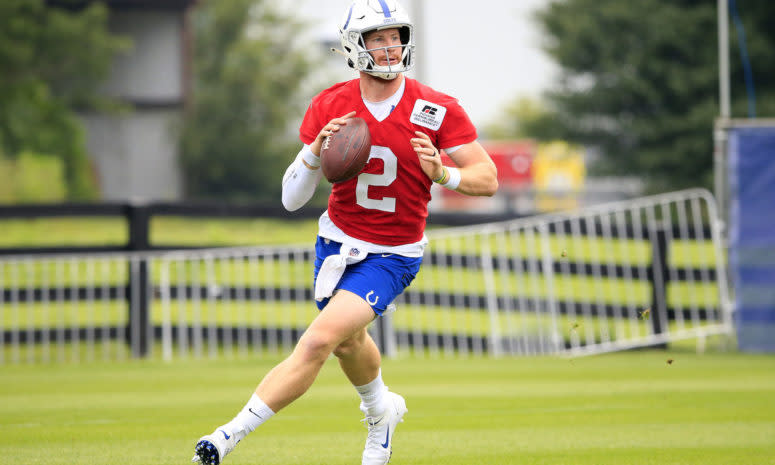 Carson Wentz throwing at training camp.