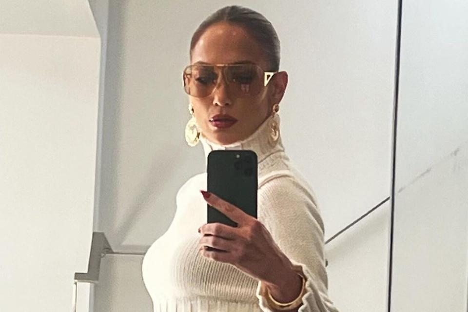 <p>J Lo/Instagram </p> Jennifer Lopez in a new selfie posted on April 6