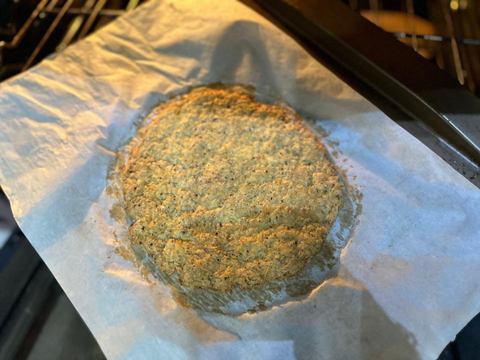 Chicken crust in oven getting gold color 
