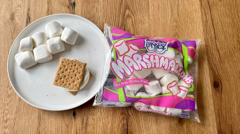 Paskesz marshmallows and s'mores
