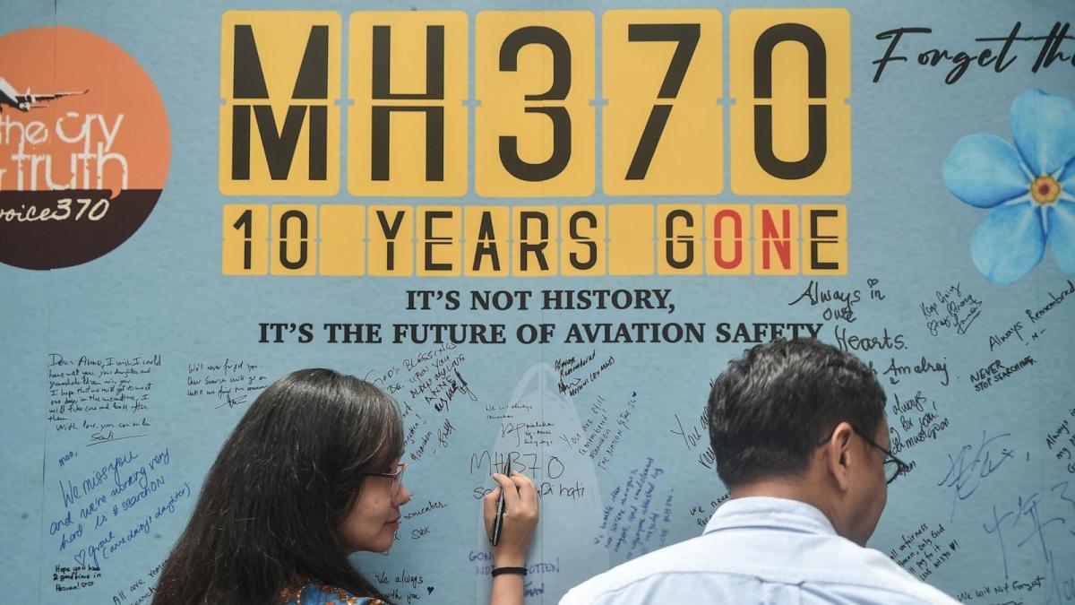 政府部门表示，马来西亚可能会重新启动 MH370 搜索，等待新证据