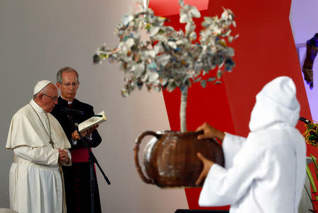 Pope Francis attends National Reconciliation Encounter at 'Las Malocas' Park in Villavicencio, Colombia, September 8, 2017. REUTERS/Stefano Rellandini