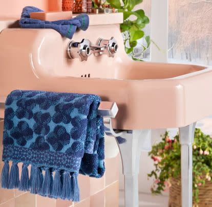 An eye-catching hand towel