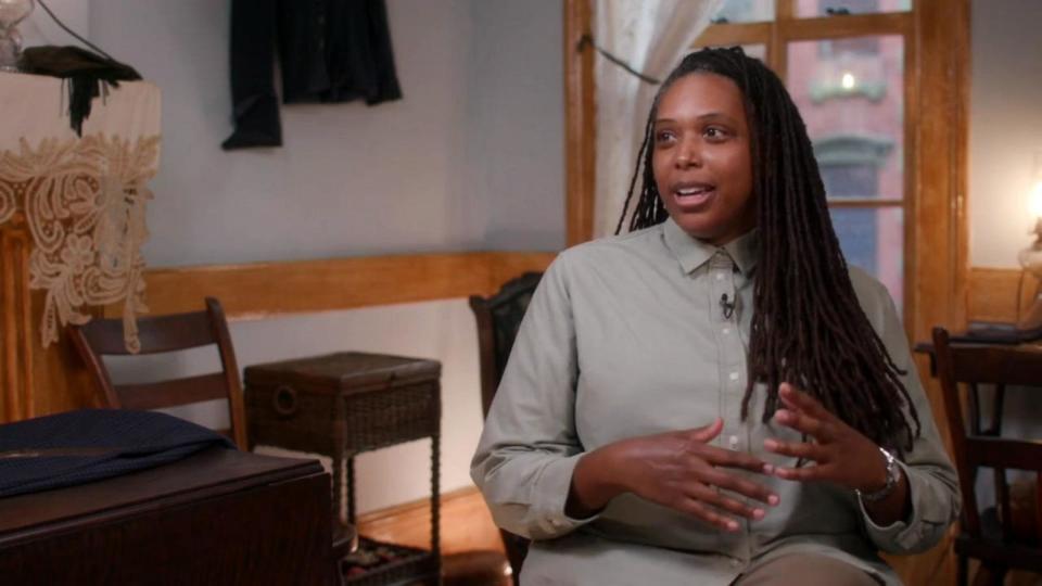 PHOTO: Laura Lee, the director of training and resources at The Tenement Museum, speaks with ABC News. (ABC News)