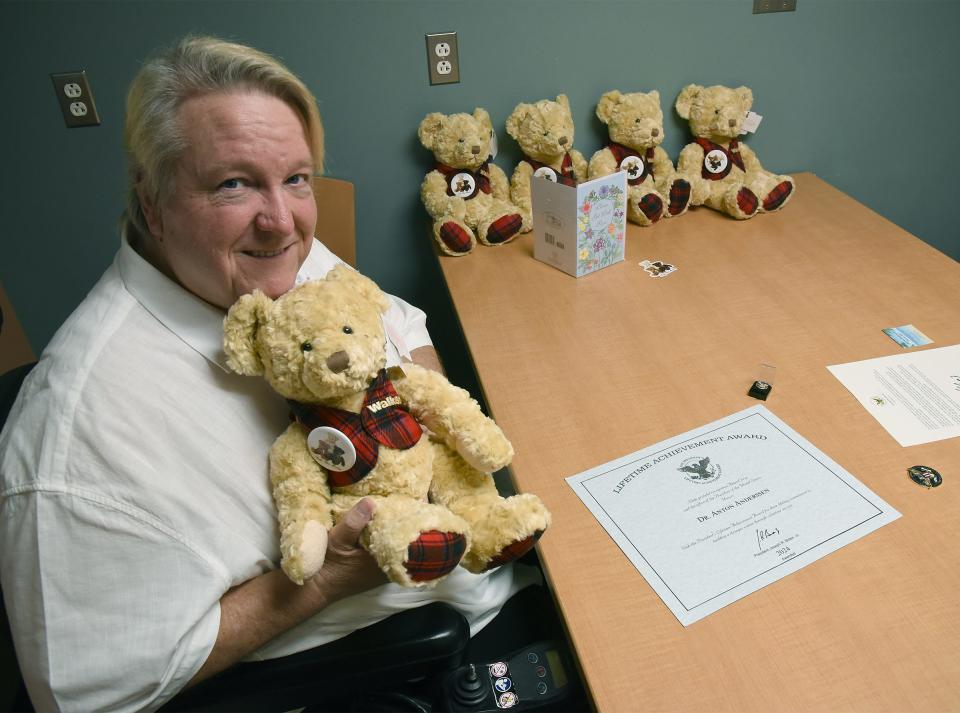 Twenty years ago, Anton Anderssen started a “Teddy Bear Ministry.” The 64-year-old Monroe resident collects and gives teddy bears to church pastors, patients in hospice, fire departments and children's hospitals.