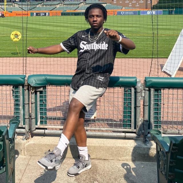 Henry Rowengartner' throws out first pitch, sings seventh inning stretch -  Chicago Sun-Times