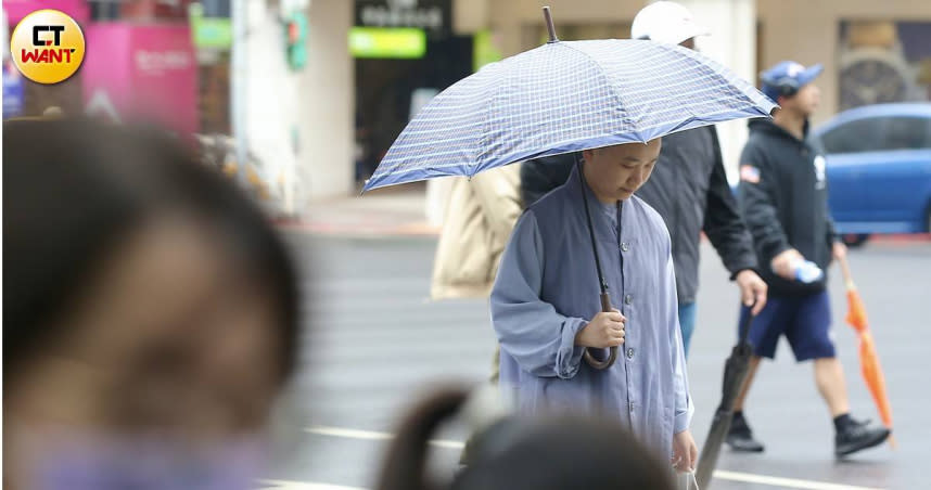 下周因隨鋒面接近與通過，水氣增多。（示意圖／黃耀徵攝）