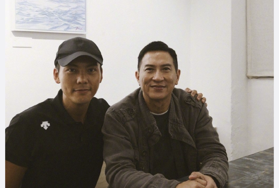 由張家輝（右）、陳偉霆主演的電影《爆裂點》10月初才剛開拍。（圖／微博）
