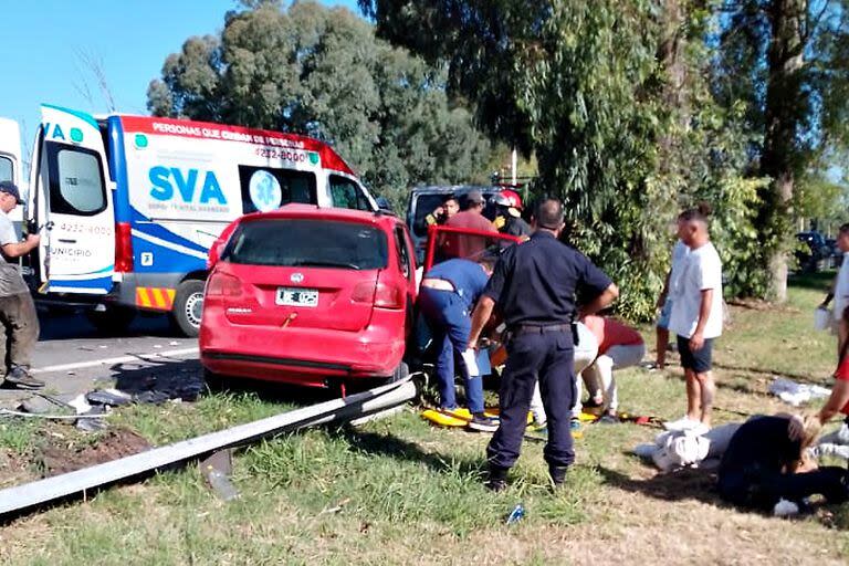 Una víctima fatal por el choque de un camión contra un auto, en la autopista Ricchieri