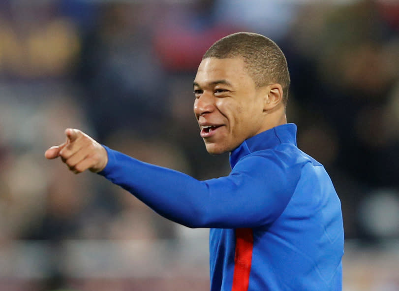 <p>Troisième l’année dernière, Mbappé conserve sa place sur le podium à la même position. Sans surprise, l’attaquant du Paris Saint-Germain est le joueur le plus jeune de ce classement. À 19 ans, il est estimé à 186,5M€. </p>