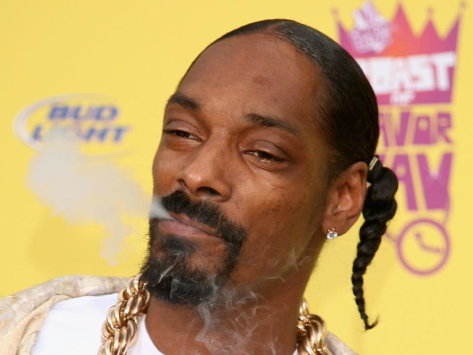 Snoop Dogg smoking