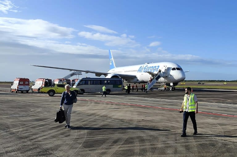 The Boeing 787-9 Dreamliner with 325 passengers on board, was diverted to the airport of Natal in northeast Brazil after heavy turbulence (Claudio FERNANDEZ ARBES)
