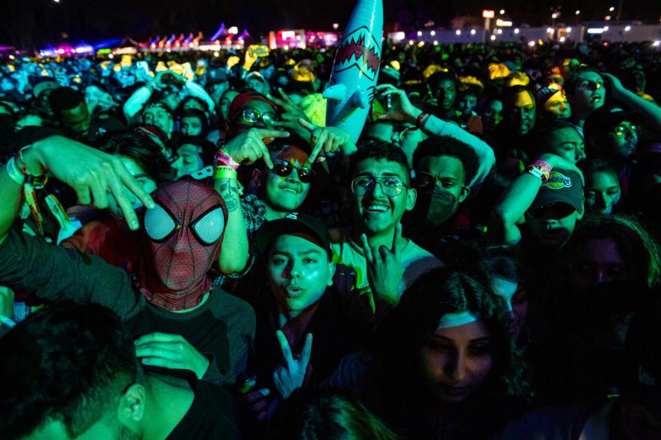 A young crowd at a hip-hop festival