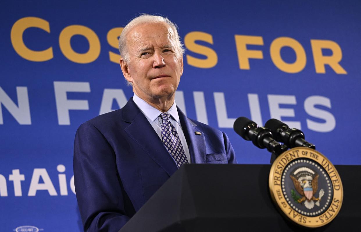 TOPSHOT-US-POLITICS-BIDEN-EDUCATION-DEBT