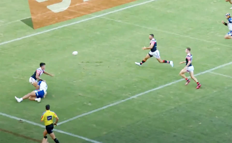 Joseph Suaalii eventually passed, but the ball went to Sam Walker instead of James Tedesco. Image: NRL
