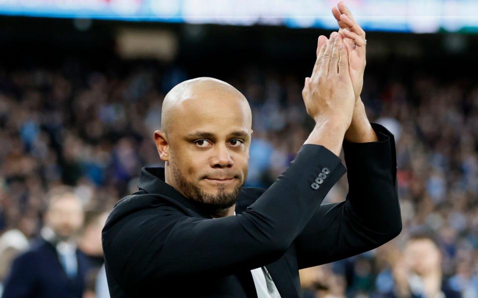 Burnley manager Vincent Kompany receives a standing ovation on his return to the Etihad - Richard Sellers/PA