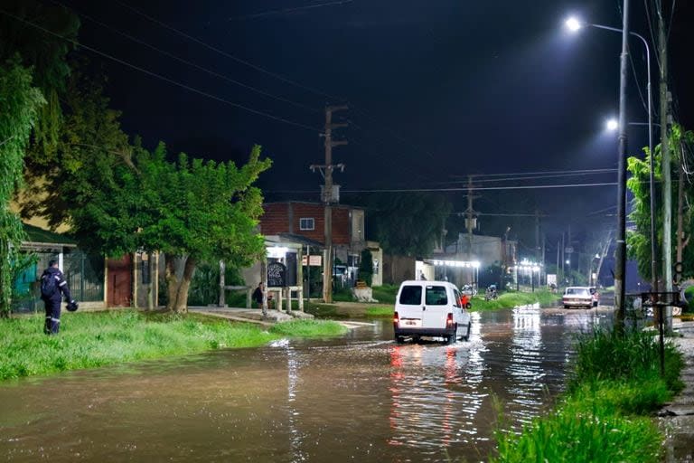 Calles inundadas en la costa de Quilmes