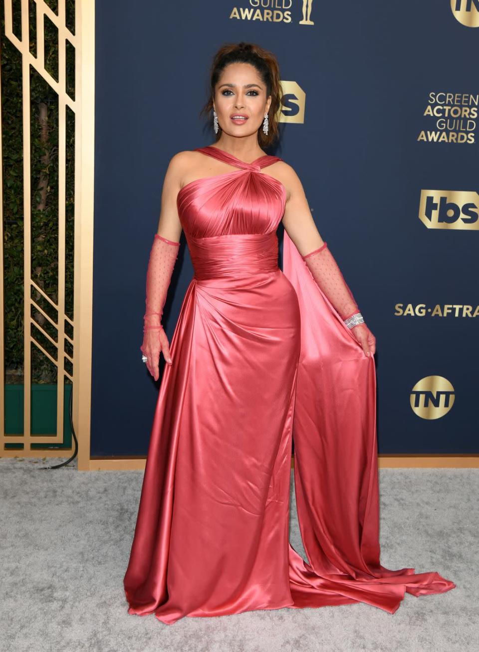 <p>Salma Hayek, who was nominated for Outstanding Performance by a Cast in a Motion Picture at the SAG Awards 2022, and looked ultra-glam in a Gucci gown. </p>